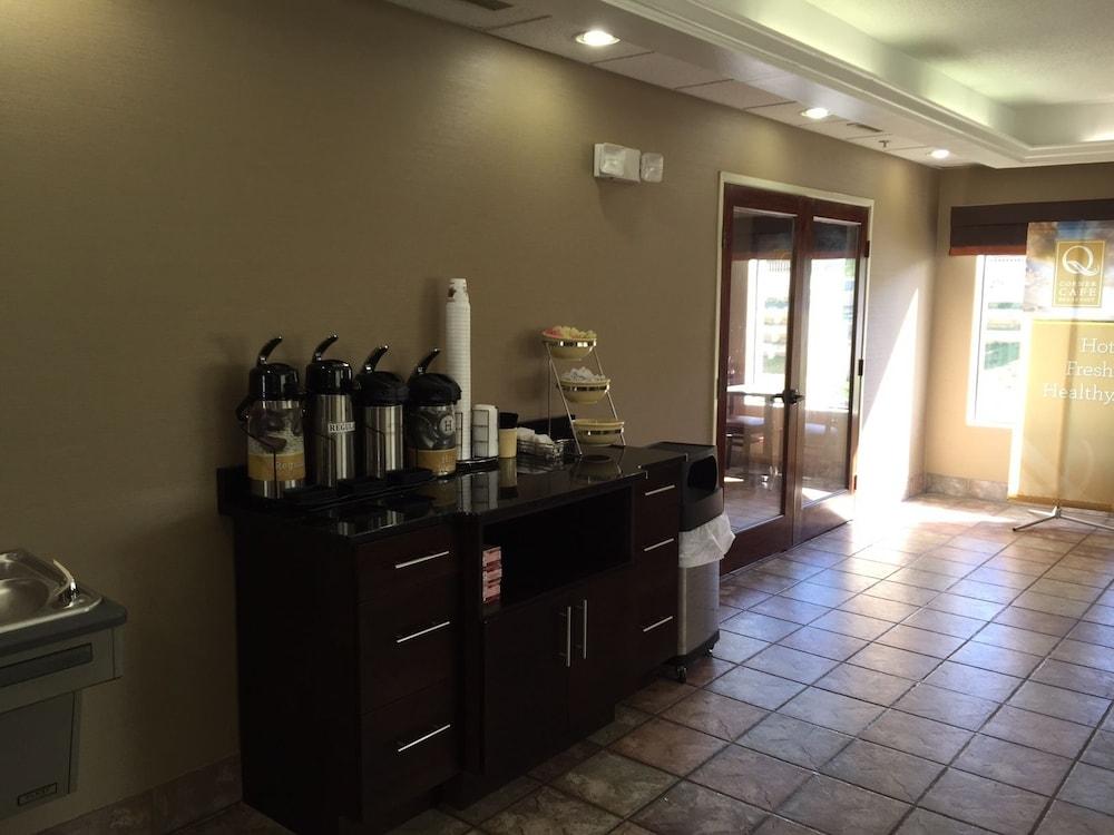 Spark By Hilton Wytheville East Main Street Екстериор снимка