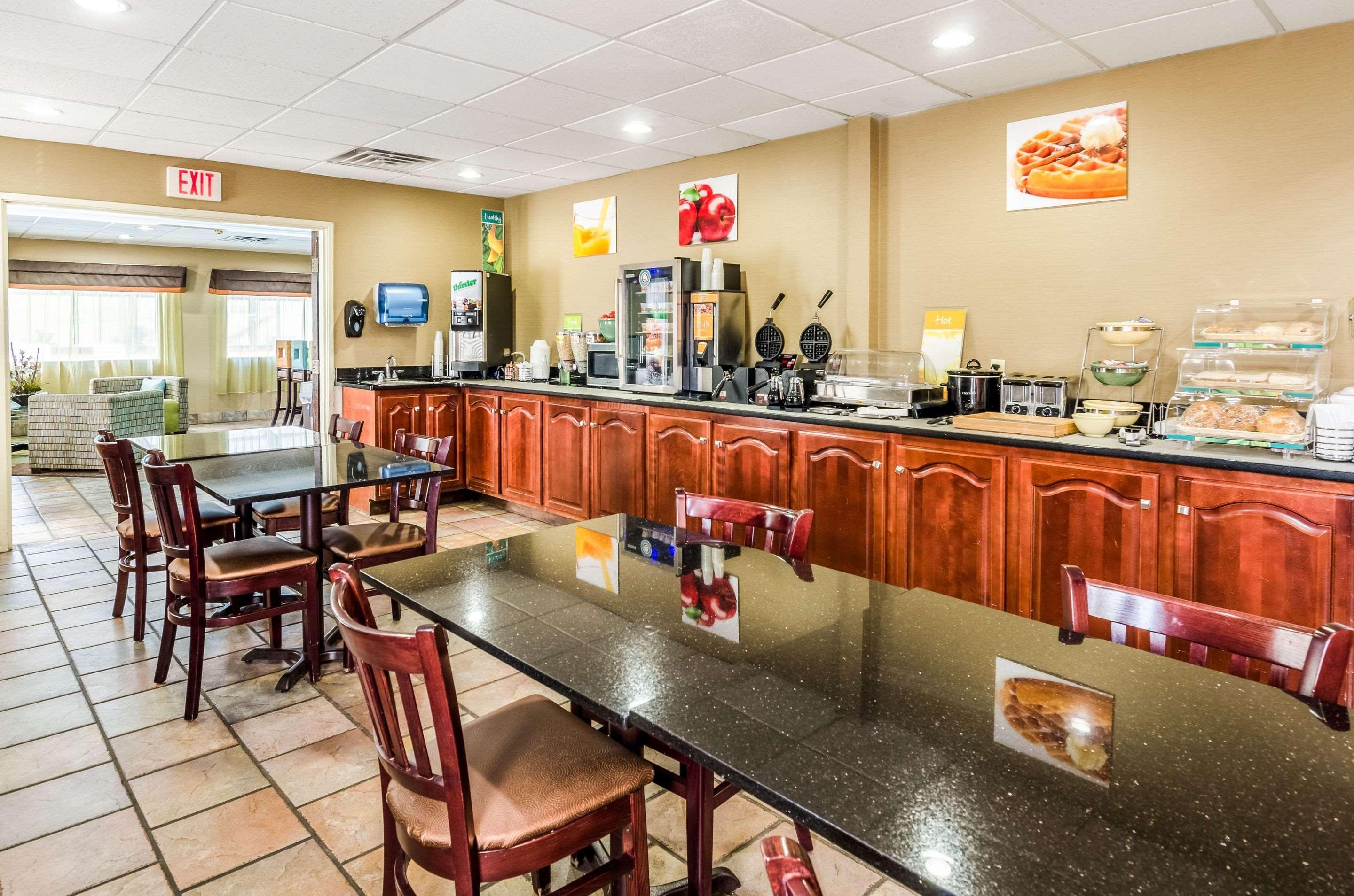 Spark By Hilton Wytheville East Main Street Екстериор снимка