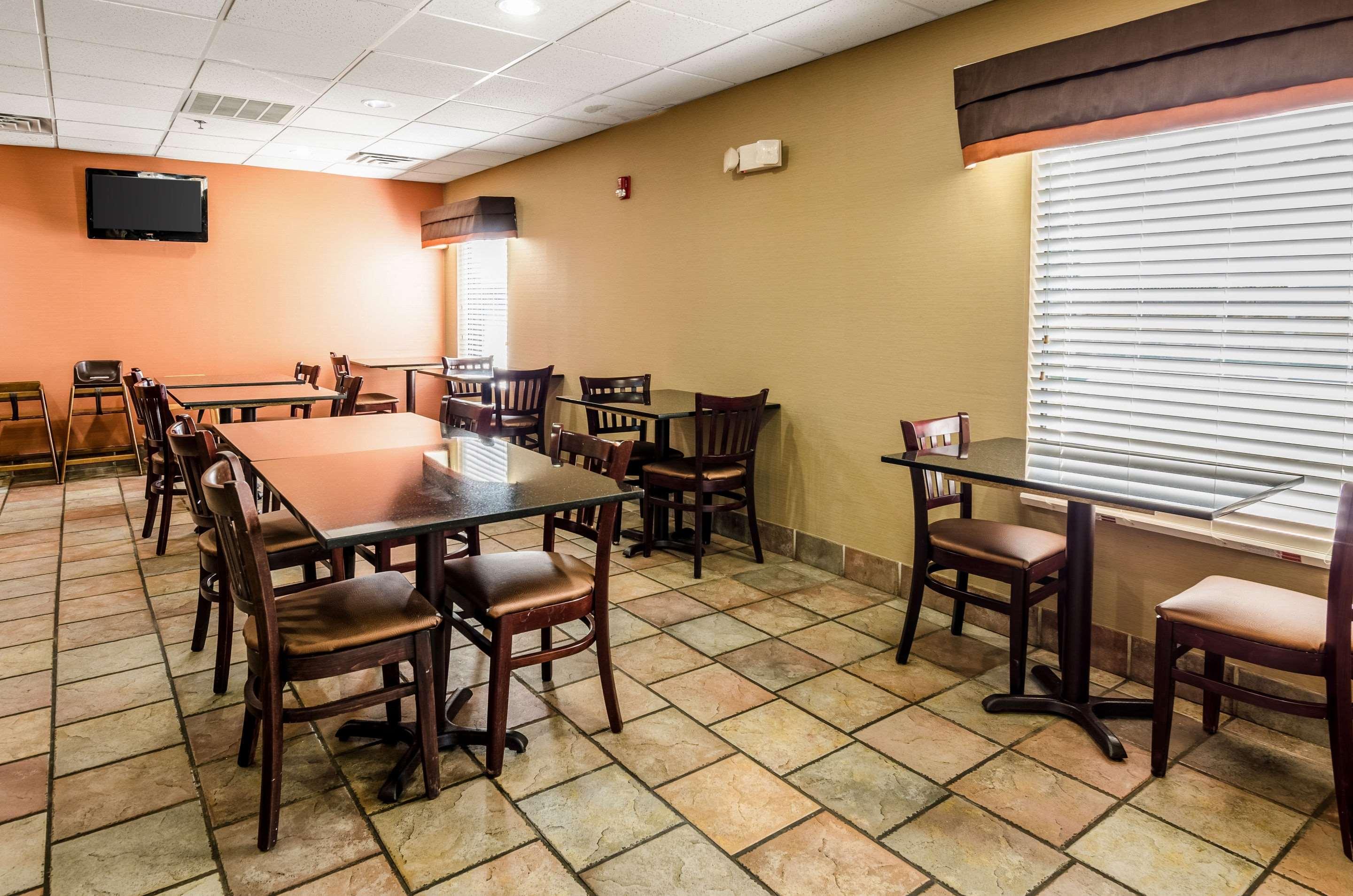 Spark By Hilton Wytheville East Main Street Екстериор снимка