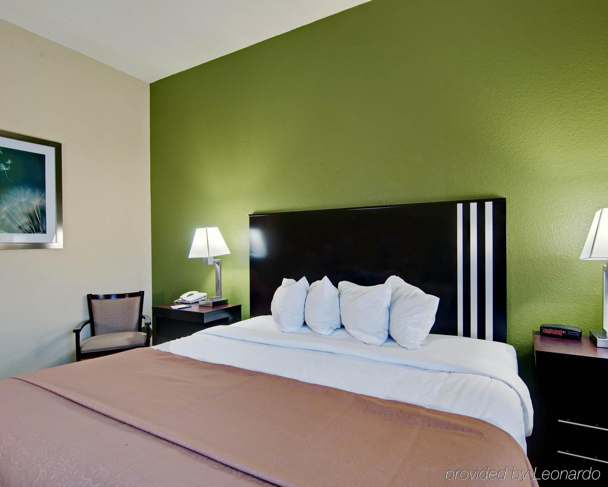 Spark By Hilton Wytheville East Main Street Екстериор снимка