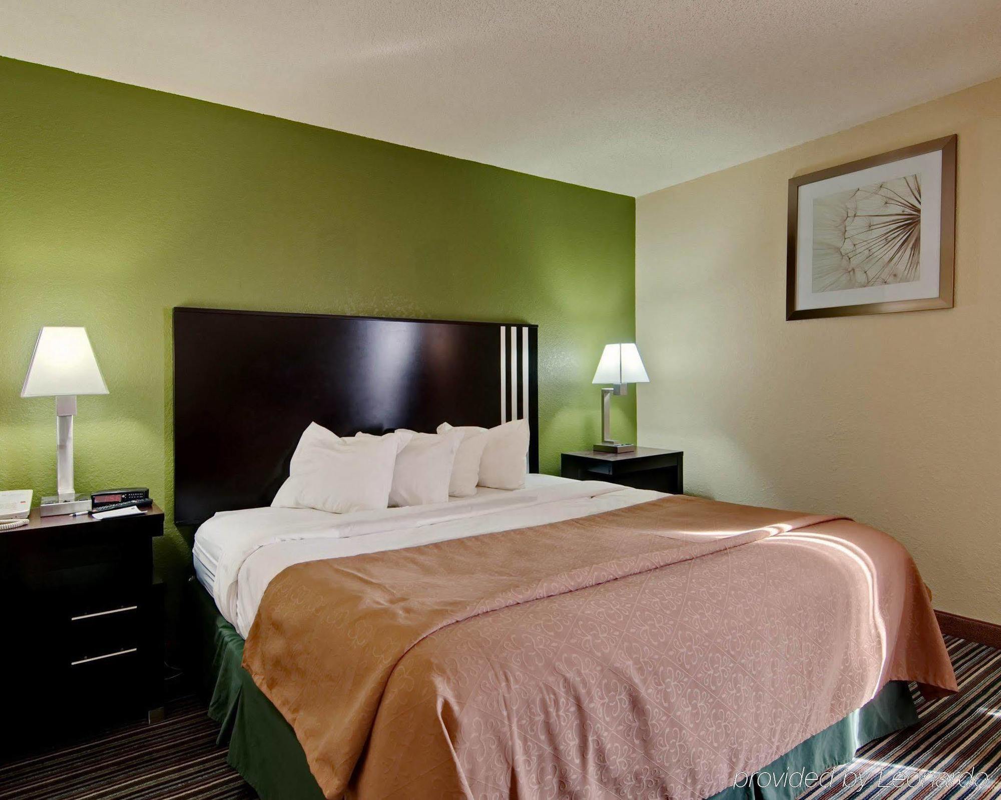 Spark By Hilton Wytheville East Main Street Екстериор снимка